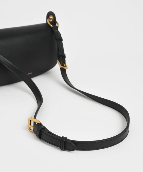 CHARLES & KEITH（チャールズ & キース）の「コイルド トップハンドルショルダーバッグ / Coiled Top Handle Shoulder Bag（ショルダーバッグ・レディース・ブラック/ライトブラウン/クリーム・M）」の7枚目の写真