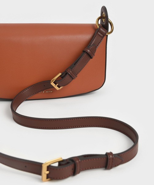 CHARLES & KEITH（チャールズ & キース）の「コイルド トップハンドルショルダーバッグ / Coiled Top Handle Shoulder Bag（ショルダーバッグ・レディース・ブラック/ライトブラウン/クリーム・M）」の14枚目の写真
