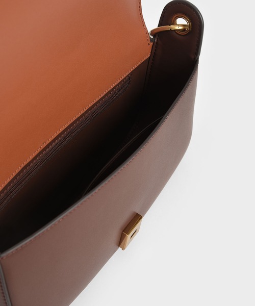 CHARLES & KEITH（チャールズ & キース）の「コイルド トップハンドルショルダーバッグ / Coiled Top Handle Shoulder Bag（ショルダーバッグ・レディース・ブラック/ライトブラウン/クリーム・M）」の17枚目の写真