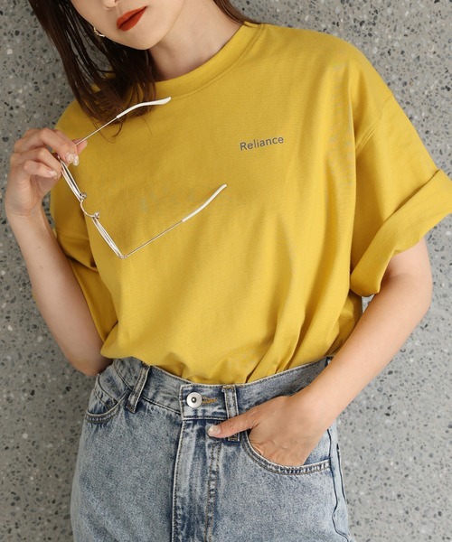 one after another NICE CLAUP（ワンアフターアナザーナイスクラップ）の「【ZOZO限定】ミニマルロゴTシャツ（Tシャツ/カットソー・レディース・オフホワイト/チャコール/サックスブルー/イエロー・FREE）」の4枚目の写真