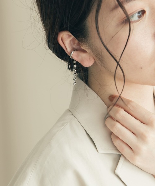 SMELLY（スメリー）の「ボールチェーンイヤカフ（イヤーカフ・レディース・シルバー・-）」の4枚目の写真