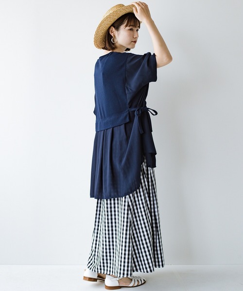 haco!(ハコ)の「丈感もバランスも色合わせも なーんにも考えなくて大丈夫!着るだけで今っぽレイヤードが叶う重ね着風カットソーチュニック(Tシャツ/カットソー・レディース・ネイビー/ライトカーキ・SMALL/MEDIUM/LARGE/X-LARGE)」の4枚目の写真