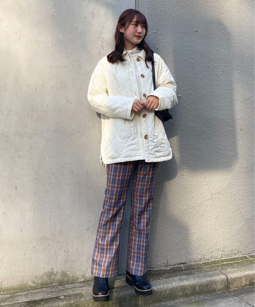 EPIMI E'PIMMY（エピミエピミー）の「キルティングCPOブルゾン（ブルゾン・レディース・ブラック/オフホワイト/ダークグリーン・MEDIUM）」の4枚目の写真