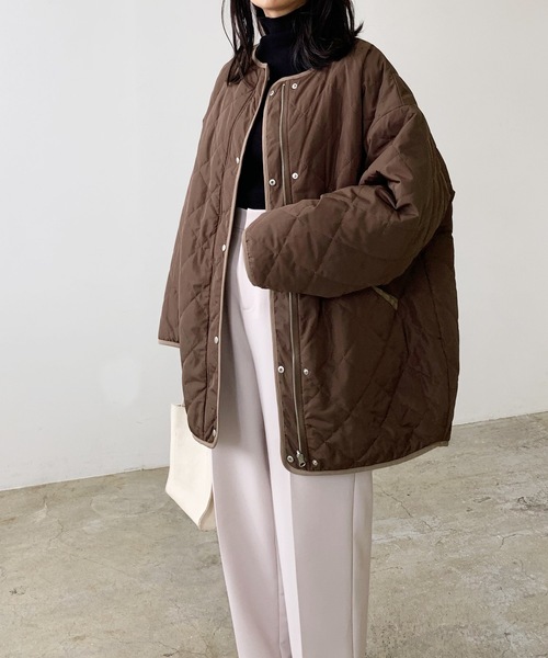 LIAN(リアン)の「リバーシブルキルティングミドルコート(ノーカラーコート・レディース・アイボリー/モカ/ブラック/カーキ・FREE)」の5枚目の写真