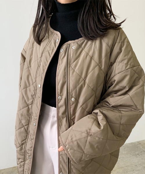 LIAN(リアン)の「リバーシブルキルティングミドルコート(ノーカラーコート・レディース・アイボリー/モカ/ブラック/カーキ・FREE)」の14枚目の写真