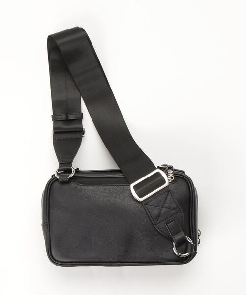 NUNC（ヌンク）の「nunc L Shaped Belt Bag (NN456010)（ボディバッグ/ウエストポーチ・メンズ・ブラック・FREE）」の4枚目の写真