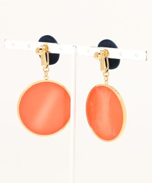 LAPUIS(ラピュイ)の「Lapuis(ラピュイ)StainedParts Earring(イヤリング・レディース・オレンジ/ベージュ・FREE)」の3枚目の写真