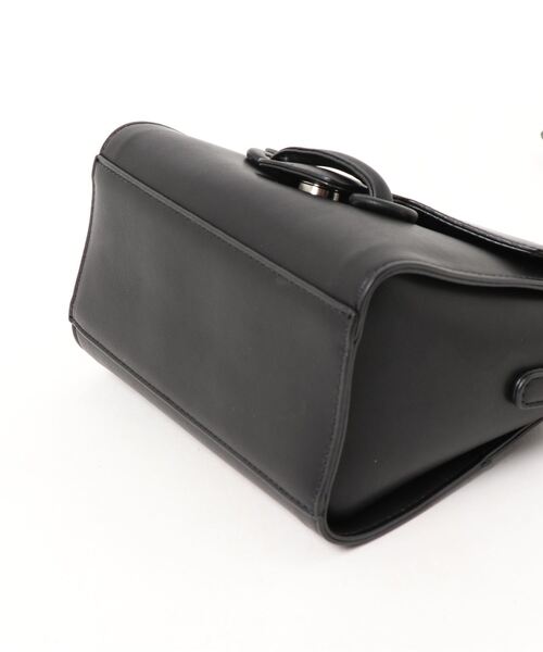 Andemiu(アンデミュウ)の「フロントベルトショルダーバッグ236264(ショルダーバッグ・レディース・ブラック/その他/ベージュ・FREE)」の4枚目の写真