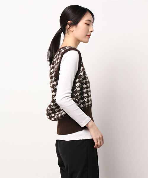 CECIL McBEE(セシルマクビー)の「千鳥柄ニットベスト(ベスト・レディース・ベージュ/ブラック/モカ・MEDIUM)」の4枚目の写真