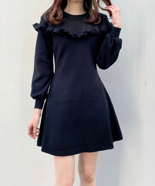 titty&Co. PETIT(ティティアンドコープティ)の「【titty&Co.PETIT】デコルテメッシュニットワンピース(ワンピース・レディース・ブラック/レッド・FREE)」の4枚目の写真