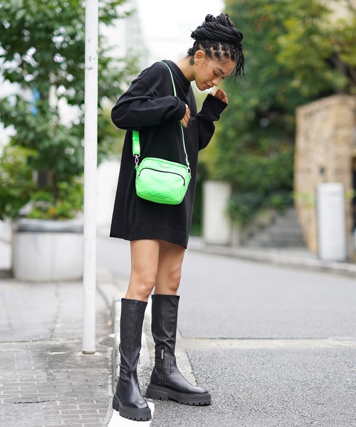 X-girl（エックスガール）の「FAUX LEATHER SHOULDER BAG（ショルダーバッグ・レディース・ライトグリーン/ピンク・ONE SIZE）」の3枚目の写真