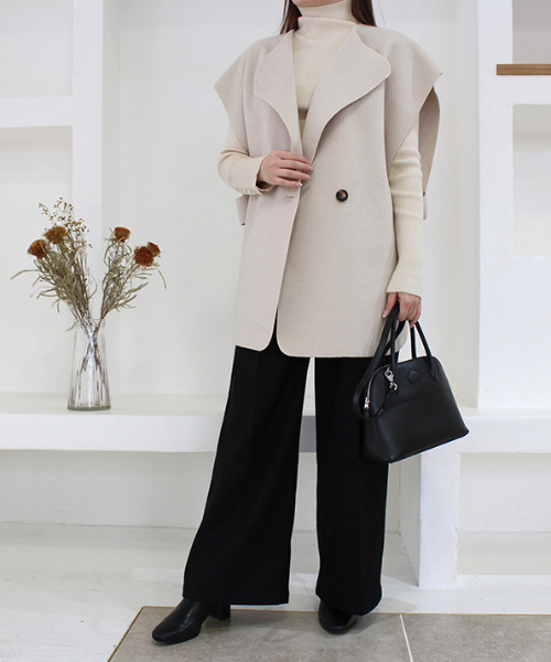 MODE ROBE（モードローブ）の「サイドオープンオーバーサイズジレ（ベスト・レディース・ブラック/アイボリー・FREE）」の4枚目の写真