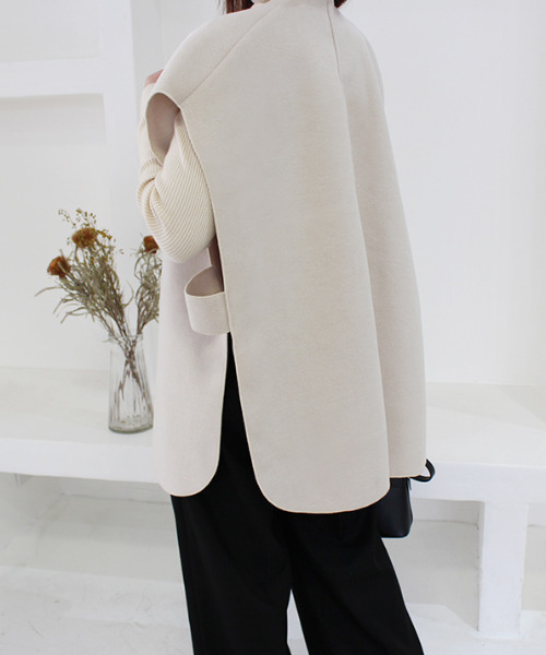 MODE ROBE（モードローブ）の「サイドオープンオーバーサイズジレ（ベスト・レディース・ブラック/アイボリー・FREE）」の5枚目の写真