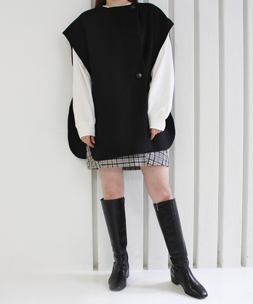 MODE ROBE（モードローブ）の「サイドオープンオーバーサイズジレ（ベスト・レディース・ブラック/アイボリー・FREE）」の17枚目の写真