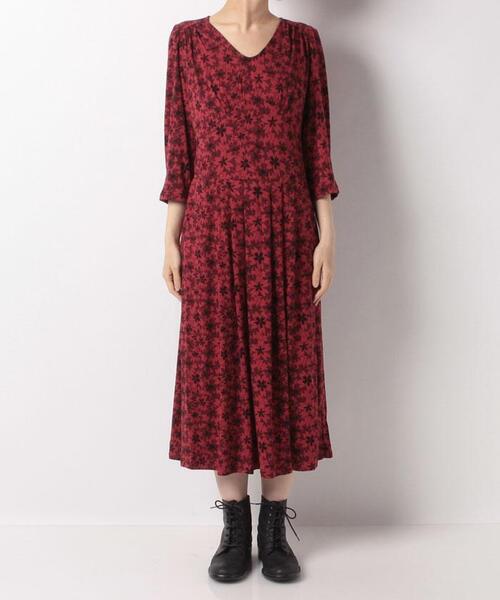 agnes b.(アニエスベー)の「JGI2 ROBE フラワープリントワンピース(ワンピース・レディース・レッド系その他・1/2/3)」の3枚目の写真
