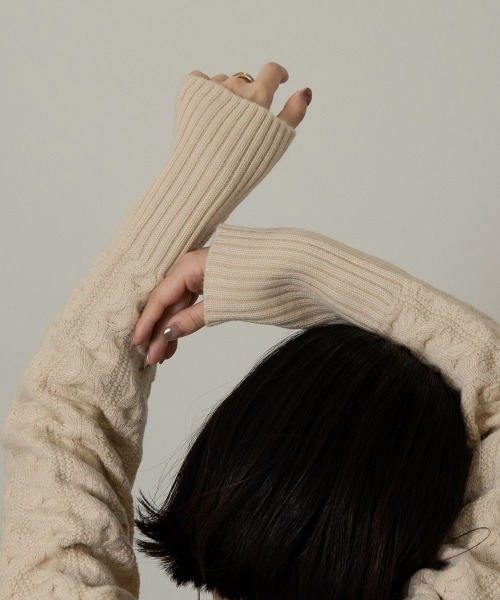 I_am(アイアム)の「balance short round knit(ニット/セーター・レディース・カーキ/アイボリー/モカ・FREE)」の15枚目の写真