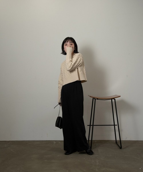 I_am(アイアム)の「balance short round knit(ニット/セーター・レディース・カーキ/アイボリー/モカ・FREE)」の9枚目の写真