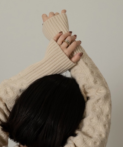 I_am(アイアム)の「balance short round knit(ニット/セーター・レディース・カーキ/アイボリー/モカ・FREE)」の4枚目の写真