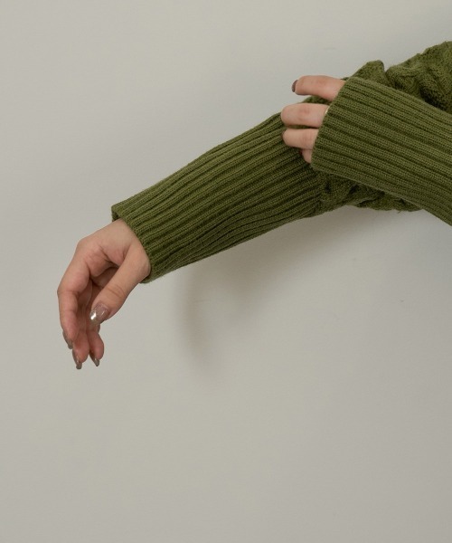 I_am(アイアム)の「balance short round knit(ニット/セーター・レディース・カーキ/アイボリー/モカ・FREE)」の19枚目の写真