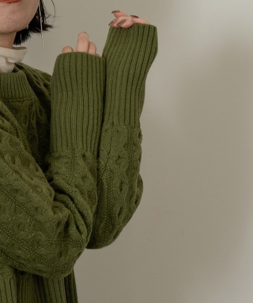I_am(アイアム)の「balance short round knit(ニット/セーター・レディース・カーキ/アイボリー/モカ・FREE)」の18枚目の写真