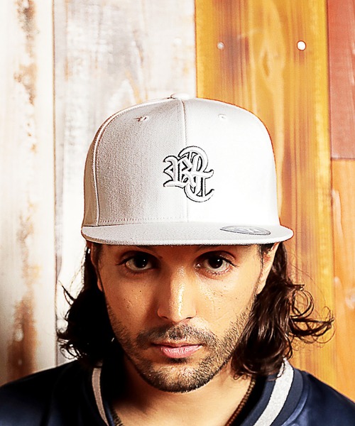 RATTLE TRAP（ラトルトラップ）の「フラットバイザーキャップ（キャップ・メンズ・ホワイト/ブラック・FREE）」の5枚目の写真