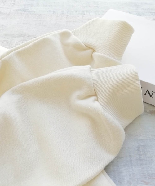 Dalfwin(ダールフィン)の「韓国ファッションleave筆記体ロゴスウェット(スウェット・レディース・ネイビー/ピンク/クリーム/グリーン系その他・FREE)」の5枚目の写真