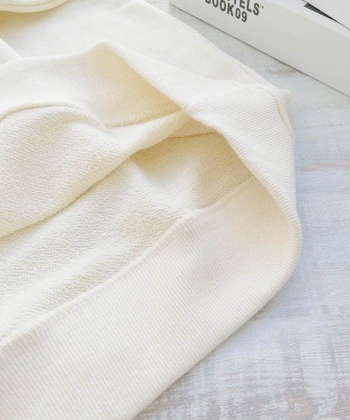 Dalfwin(ダールフィン)の「韓国ファッションleave筆記体ロゴスウェット(スウェット・レディース・ネイビー/ピンク/クリーム/グリーン系その他・FREE)」の6枚目の写真