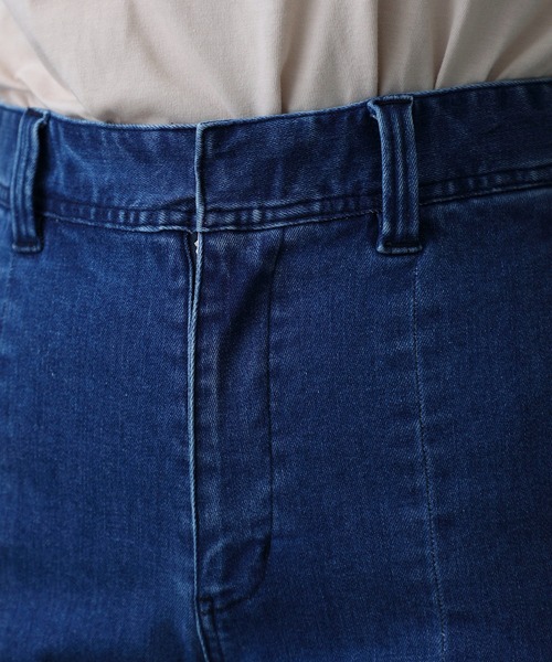 MILKFED.(ミルクフェド)の「DENIM SLIT PANTS(デニムパンツ・レディース・ホワイト/インディゴブルー/ライトインディゴブルー・XS/S/M)」の16枚目の写真