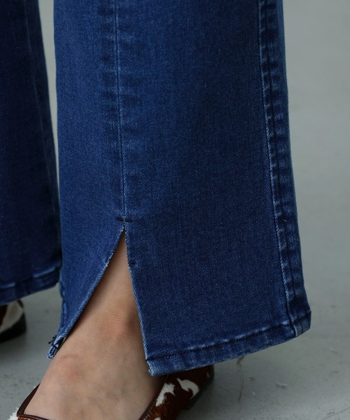 MILKFED.(ミルクフェド)の「DENIM SLIT PANTS(デニムパンツ・レディース・ホワイト/インディゴブルー/ライトインディゴブルー・XS/S/M)」の9枚目の写真