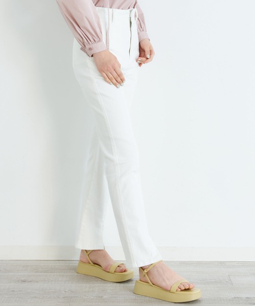 MILKFED.(ミルクフェド)の「DENIM SLIT PANTS(デニムパンツ・レディース・ホワイト/インディゴブルー/ライトインディゴブルー・XS/S/M)」の21枚目の写真