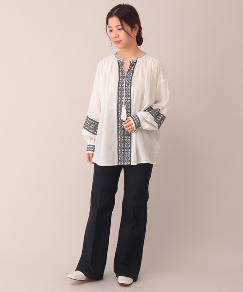 アンタイトル　ワッシャー刺しゅうスキッパーブラウス UNTITLED（アンタイトル）の「◇ワッシャー刺しゅうスキッパー