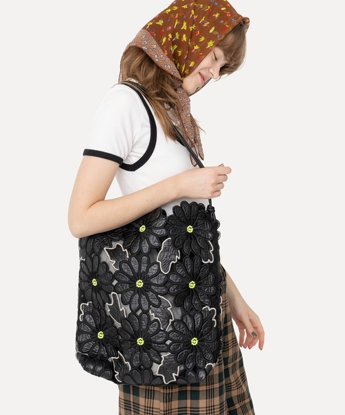 HEY! Mrs ROSE(ヘイ！ミセスローズ)フラワー刺繍トート（トートバッグ