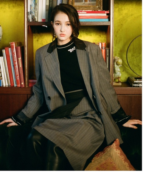 A BATHING APE(アベイシングエイプ)の「BPY TAILORED STRIPES BLAZER(テーラードジャケット・レディース・チャコール・SMALL/X-SMALL)」の4枚目の写真