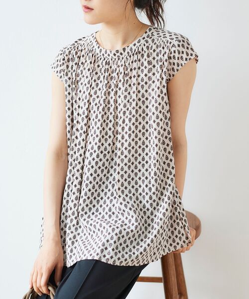 le.coeur blanc（ルクールブラン）の「コモンプリントギャザーブラウス（シャツ/ブラウス・レディース・ホワイト系その他2/グリーン系その他・38）」の15枚目の写真