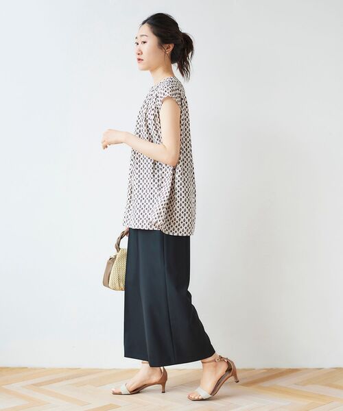 le.coeur blanc（ルクールブラン）の「コモンプリントギャザーブラウス（シャツ/ブラウス・レディース・ホワイト系その他2/グリーン系その他・38）」の6枚目の写真