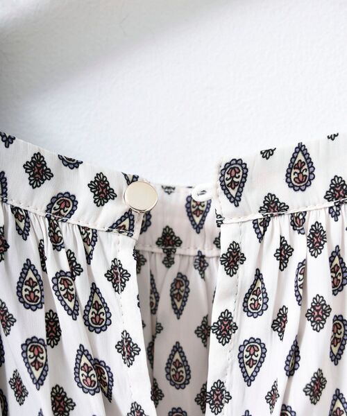 le.coeur blanc（ルクールブラン）の「コモンプリントギャザーブラウス（シャツ/ブラウス・レディース・ホワイト系その他2/グリーン系その他・38）」の8枚目の写真