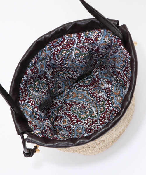 LBC(エルビーシー)の「リバーシブル巾着ショルダーバッグ(ショルダーバッグ・レディース・ベージュ/ブラウン・FREE)」の12枚目の写真