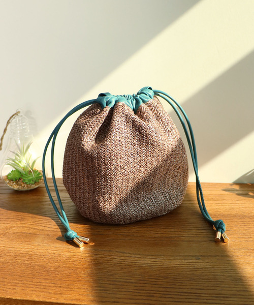 LBC(エルビーシー)の「リバーシブル巾着ショルダーバッグ(ショルダーバッグ・レディース・ベージュ/ブラウン・FREE)」の5枚目の写真