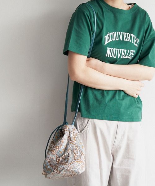 LBC(エルビーシー)の「リバーシブル巾着ショルダーバッグ(ショルダーバッグ・レディース・ベージュ/ブラウン・FREE)」の3枚目の写真