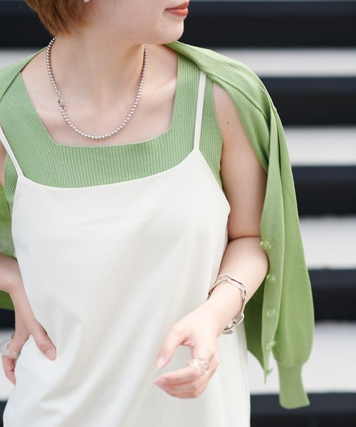natural couture(ナチュラルクチュール)の「WEB限定/ほんのりシアーカーディガン+タンクセット(カーディガン/ボレロ・レディース・アイボリー/ブラック/グリーン/サックスブルー/ピンク・FREE)」の4枚目の写真