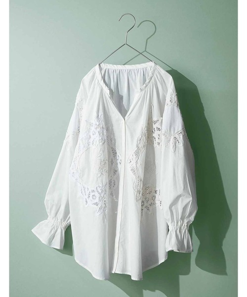 MEDE19F(メデジュウキュウ)の「MEDE19F Boutique888さんコラボ リメイク風バテンレース遣いブラウス〈ホワイト〉(シャツ/ブラウス・レディース・ホワイト・MEDIUM/LARGE)」の13枚目の写真