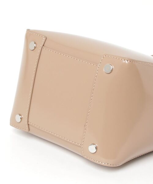 AMERICAN RAG CIE（アメリカンラグシー）の「ガラスレザーバッグ（ハンドバッグ・レディース・ベージュ/ブラック・FREE）」の5枚目の写真