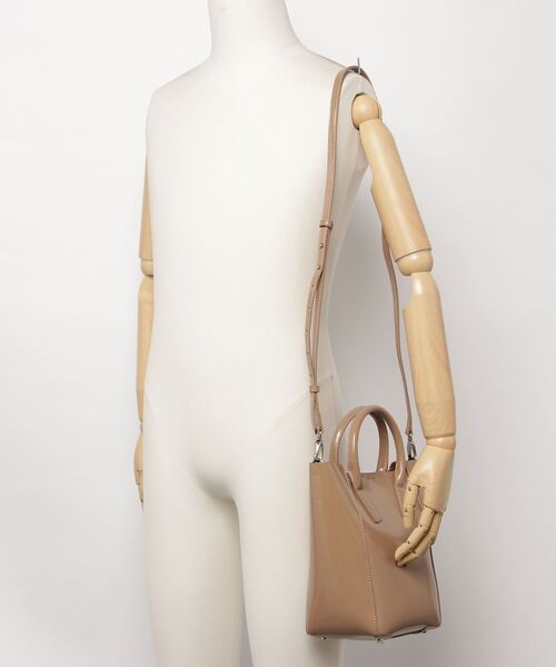 AMERICAN RAG CIE（アメリカンラグシー）の「ガラスレザーバッグ（ハンドバッグ・レディース・ベージュ/ブラック・FREE）」の3枚目の写真