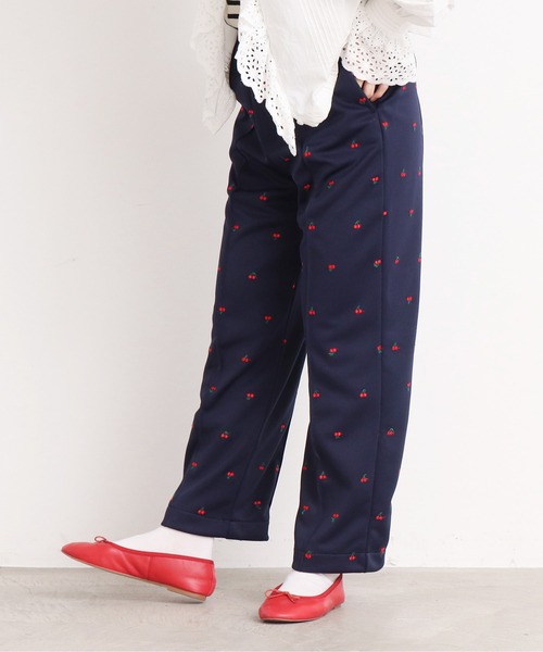 CHILD WOMAN（チャイルドウーマン）の「4段スムースチェリー刺繍  