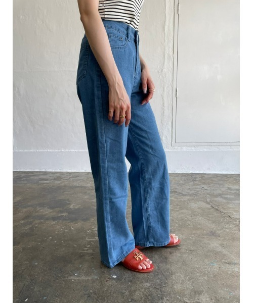 DAIS-Y（デイジー）の「ハイウエストワイドデニムパンツ（デニムパンツ・レディース・ライトブルー/ブルー・S/M）」の10枚目の写真