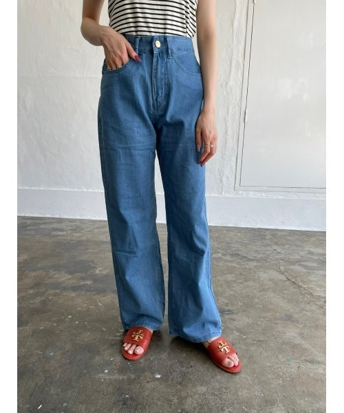 DAIS-Y（デイジー）の「ハイウエストワイドデニムパンツ（デニムパンツ・レディース・ライトブルー/ブルー・S/M）」の13枚目の写真