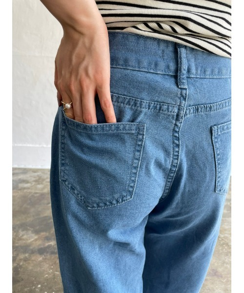 DAIS-Y（デイジー）の「ハイウエストワイドデニムパンツ（デニムパンツ・レディース・ライトブルー/ブルー・S/M）」の14枚目の写真