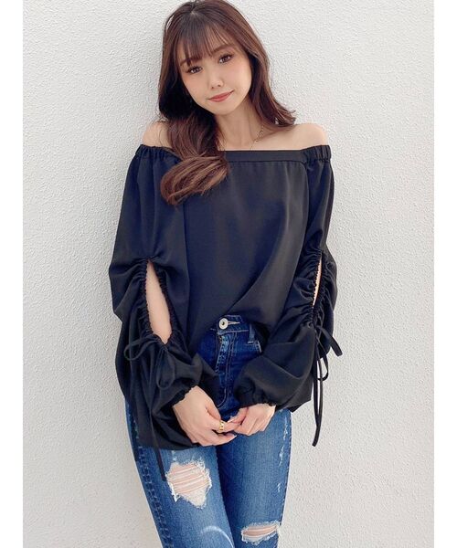 GYDA（ジェイダ）の「オフショル シャーリングボリュームスリーブブラウス（シャツ/ブラウス・レディース・ブラック/オフホワイト・FREE）」の8枚目の写真
