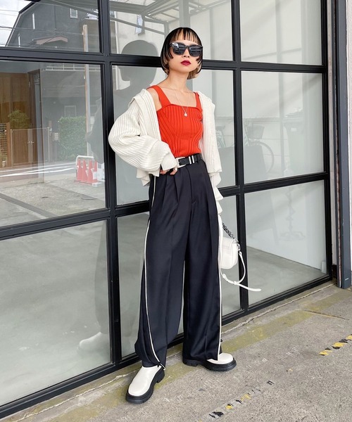 PAGEBOY（ページボーイ）の「ショートフードカーディガン（カーディガン/ボレロ・レディース・ブラック/オフホワイト/ブルー・FREE）」の8枚目の写真