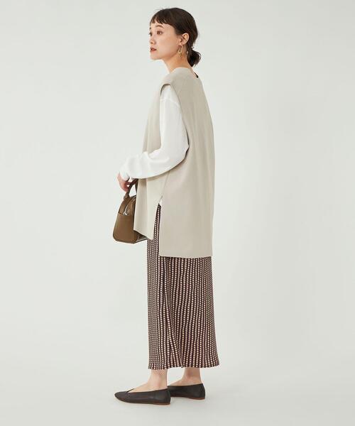 green label relaxing(グリーンレーベルリラクシング)の「DEEP Vネック ニット ベスト② -ウォッシャブル-(ベスト・レディース・ブラック/モカ/ナチュラル・FREE)」の16枚目の写真